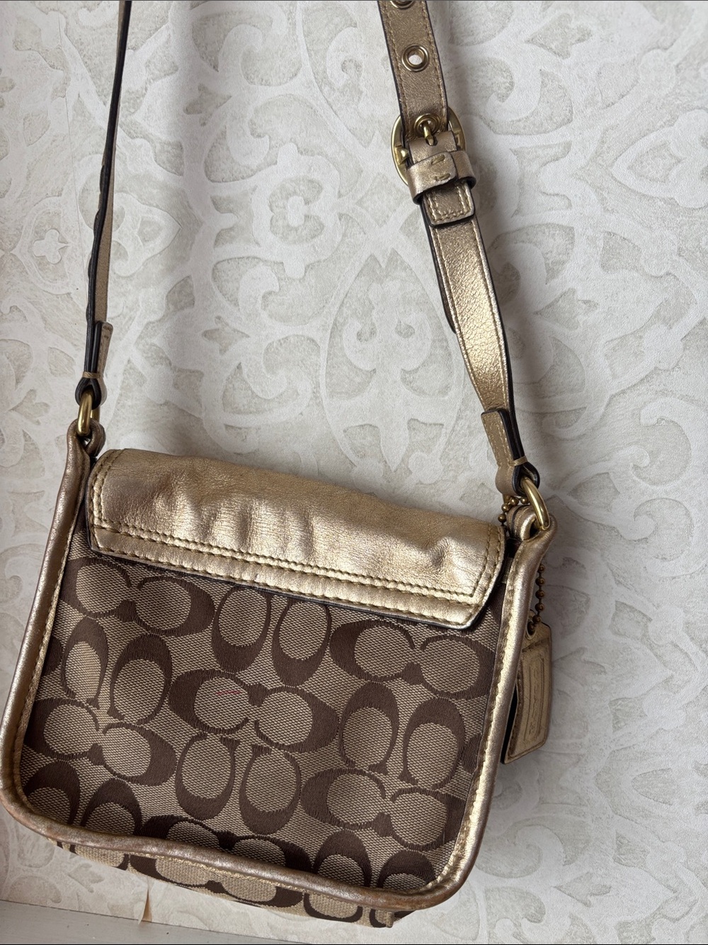 Coach Metallic Gold Leather Trim Signature Brown Canvas Crossbody - Picture 2 of 7